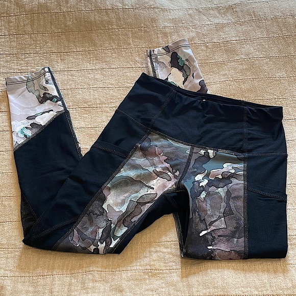 Apana Camo Leggings - Picture 2 of 3